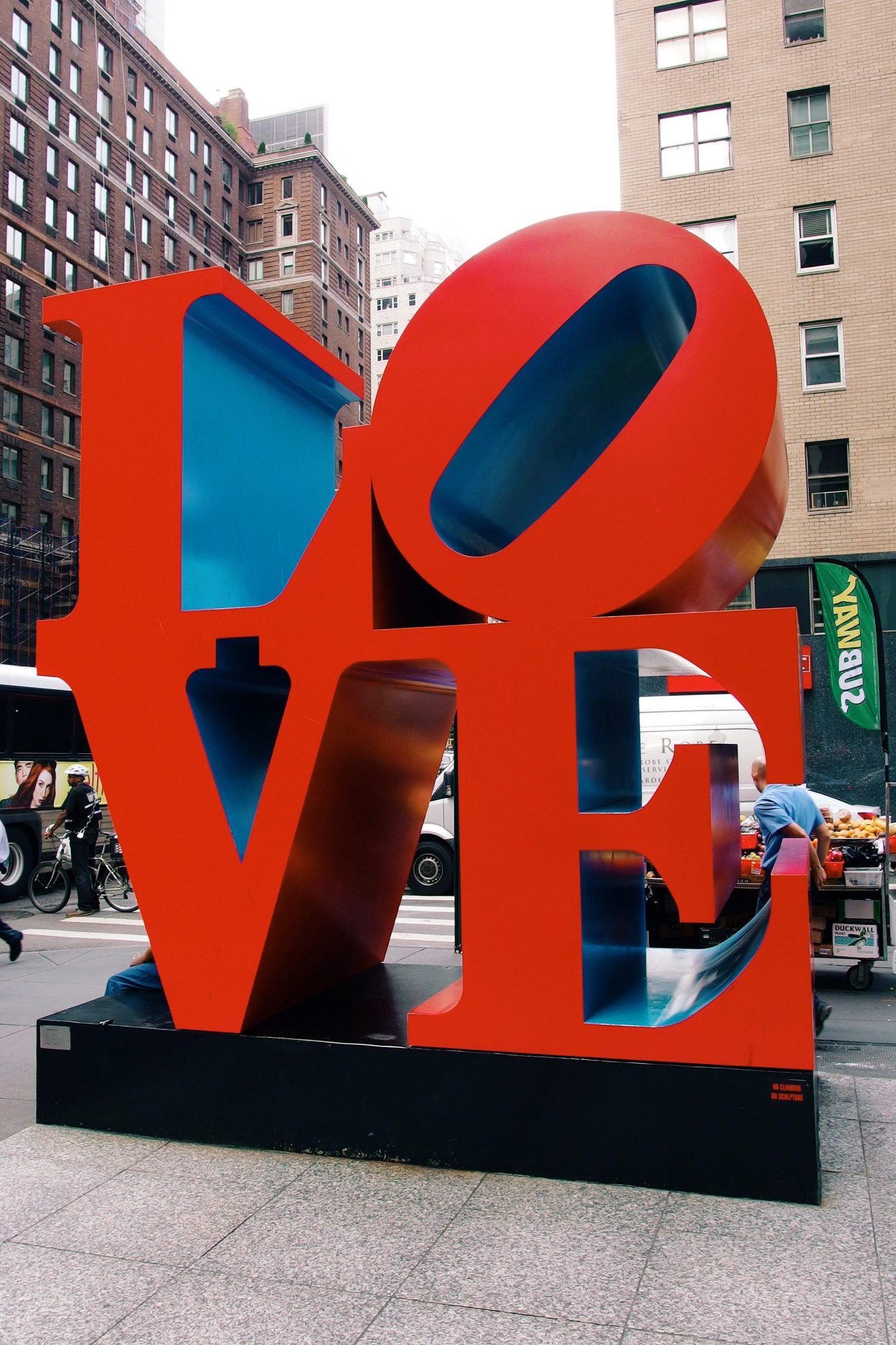New York love plaza sign